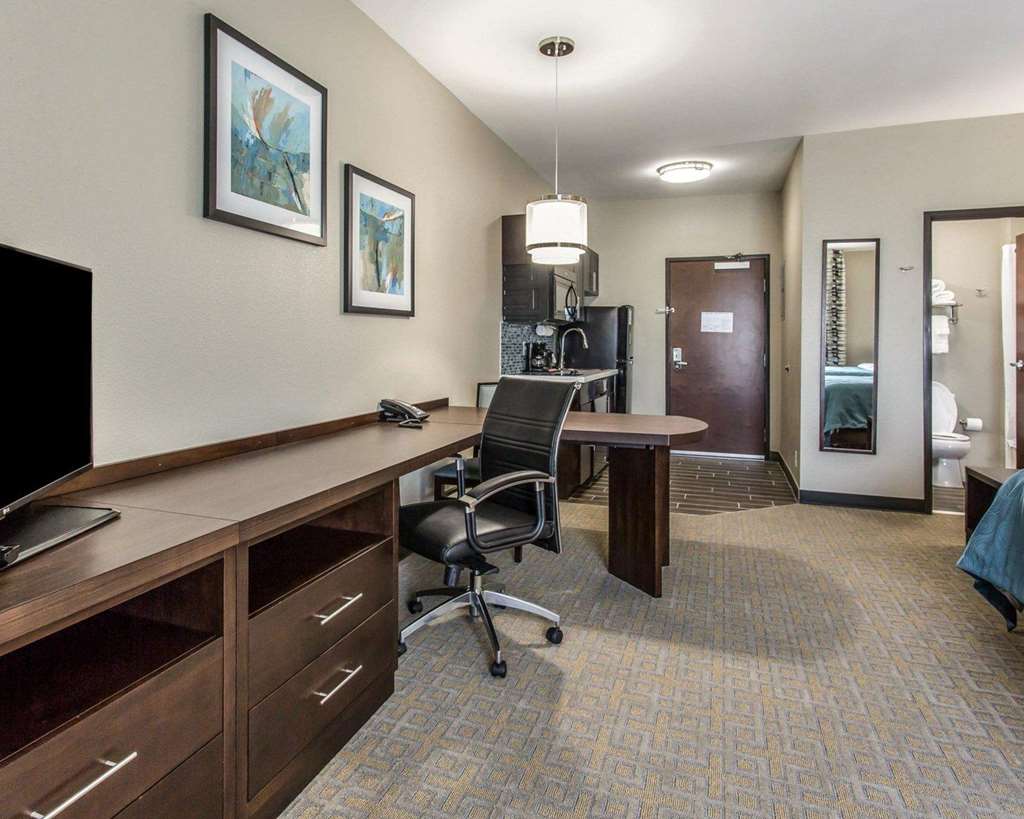 MainStay Suites Midland - photo 11