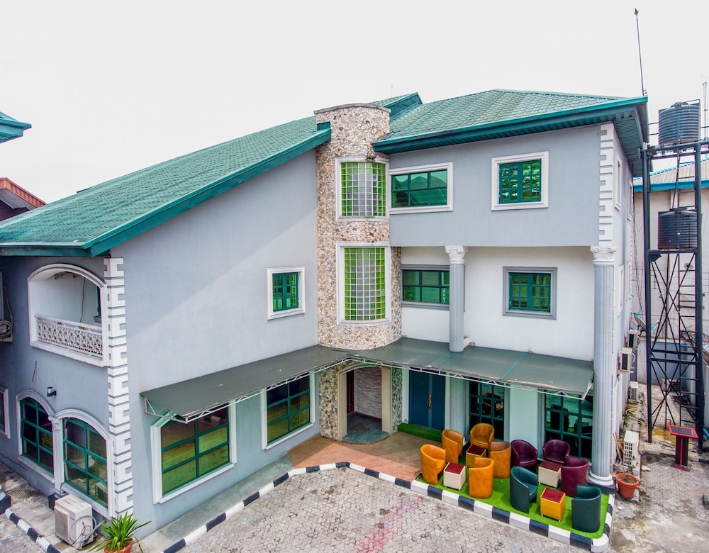 Eclipse Hotel and Lounge