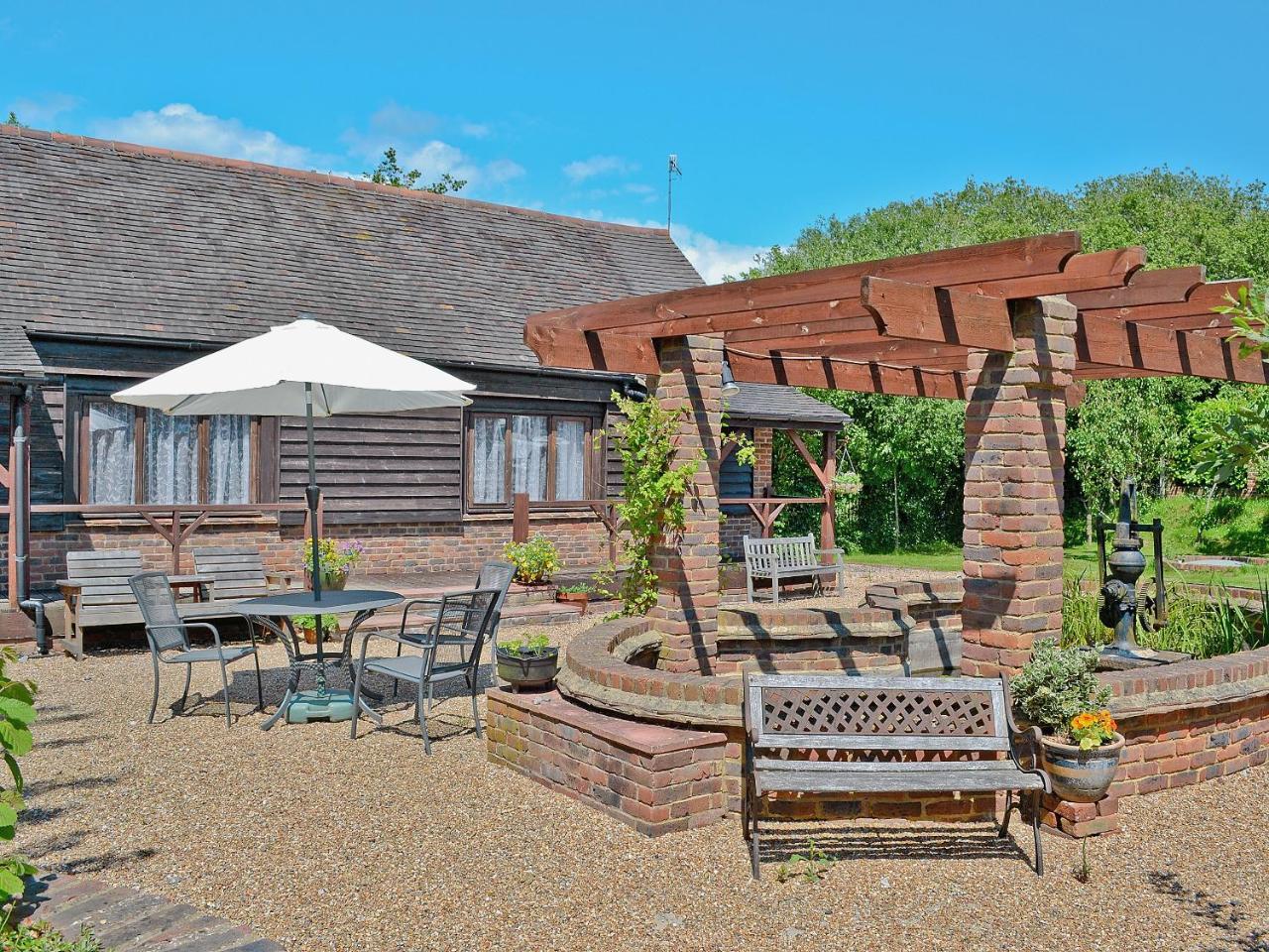 Apple Cottage 27442 — 4-Star Luxury Hotel in Battle, United Kingdom