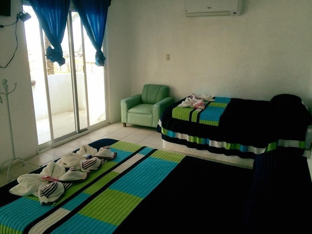 Pacha Beach - carbon neutral hotel in Tuxpan