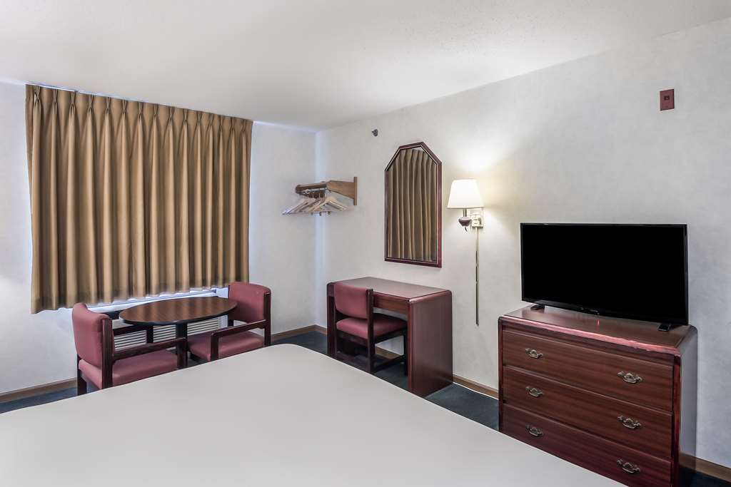 Americas Best Value Inn Wenona - photo 10