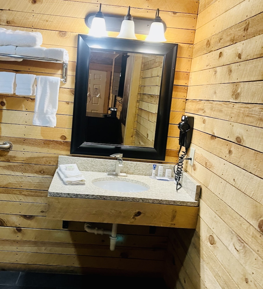 Americas Best Value Inn Wall - photo 64