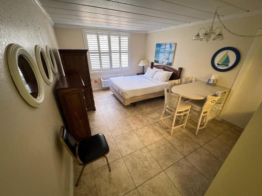 The Suites at Marina Bay - photo 17