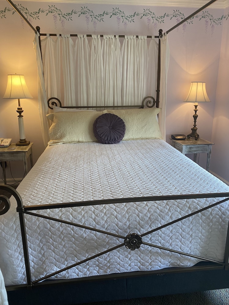 The Cypress Inn Bed & Breakfast - photo 23
