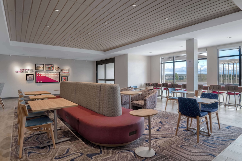 Home2 Suites by Hilton Sheboygan — Sheboygan — photo 2