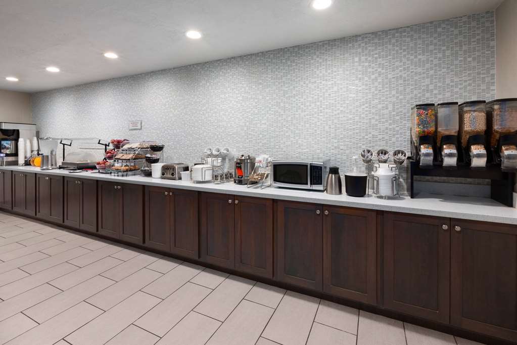 La Quinta Inn & Suites by Wyndham North Orem - photo 30