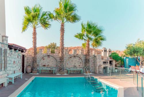 Luxury Villa Karteros — 4-Star Luxury Hotel in Nea Alikarnassos, Greece