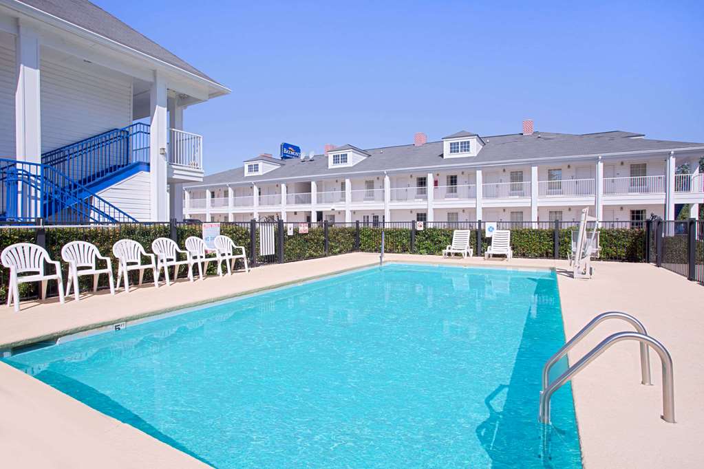 Baymont by Wyndham Forest City - photo 2