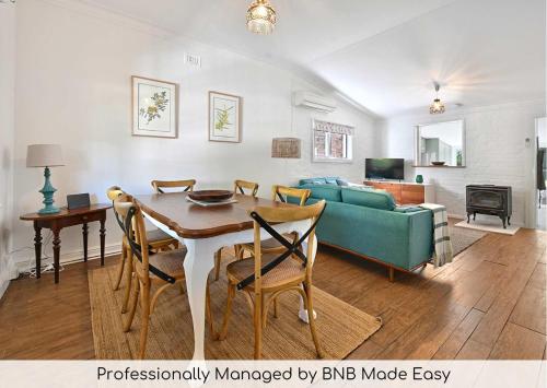 Autumn Leaf Cottage Close to CBD Heritage Charm — 4-Star Luxury Hotel in Orange, Australia