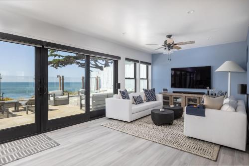 Oceanfront Stella Maris Spring Special in Cambria, United States