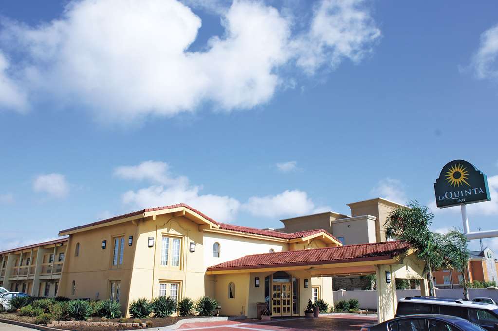 La Quinta Inn by Wyndham Clute Lake Jackson - photo 2