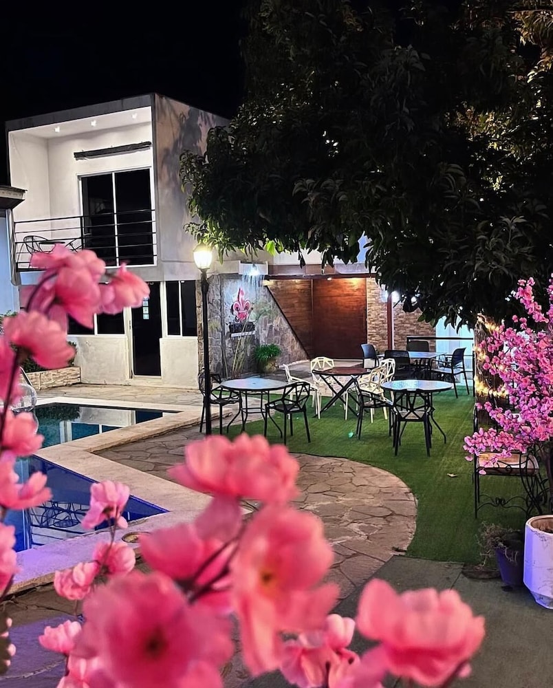 Hotel Villa Napoli in Santa Ana, El Salvador