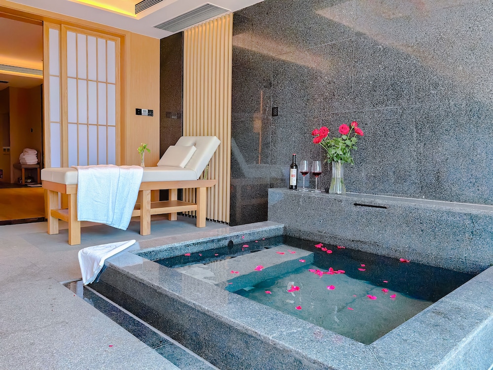 Dianchi Garden Resort Hotel & Spa in Kunming, People's Republic of China