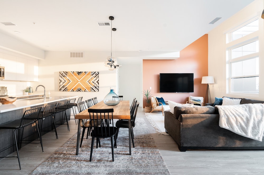 Bold & Elevated Espadin LoHi — 4-Star Luxury Hotel in Denver, United States