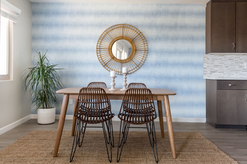 Superior Point Loma Suites by Sonder - photo 20