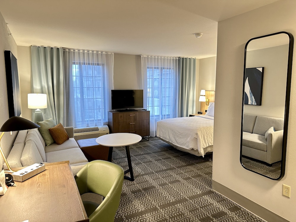 Staybridge Suites Milwaukee West Oconomowoc by IHG - photo 35