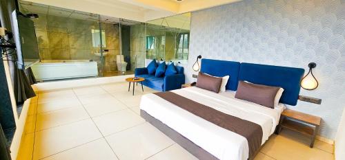 Hotel Nova Bizz in Rajkot, India