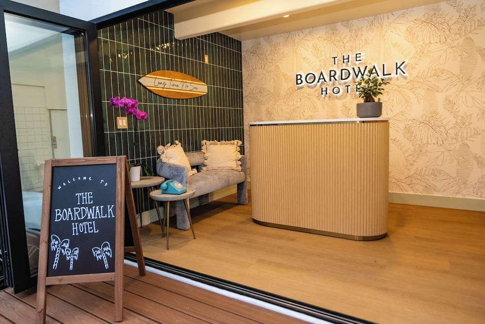 Boardwalk Hotel: Bikes Boards & Beach Gear Included - photo 2