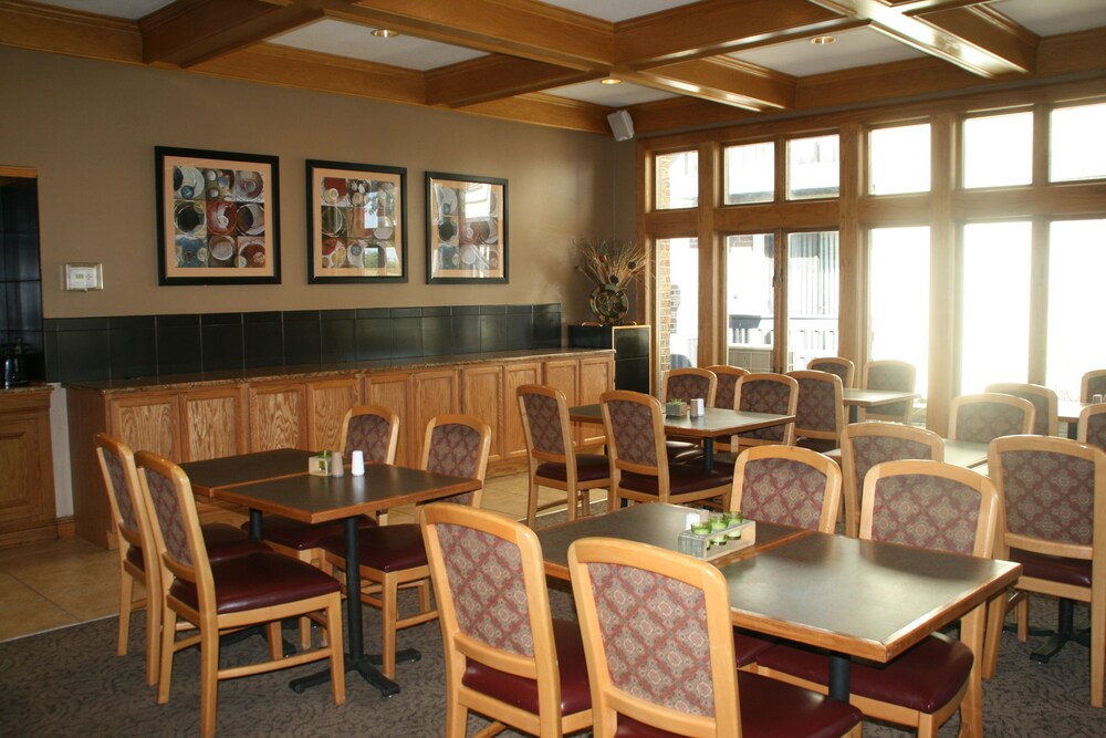 Sterling Hotel and Suites - photo 36
