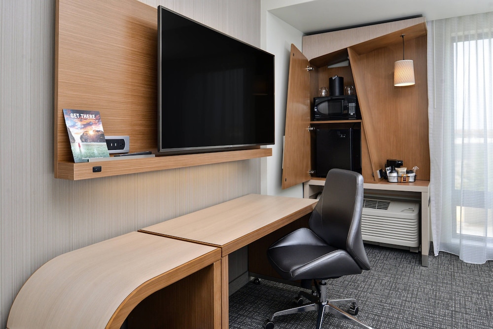 Courtyard by Marriott Kansas City Olathe - photo 11