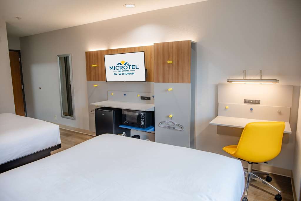 Microtel Inn & Suites by Wyndham Kingsland Naval Base I 95 - photo 29