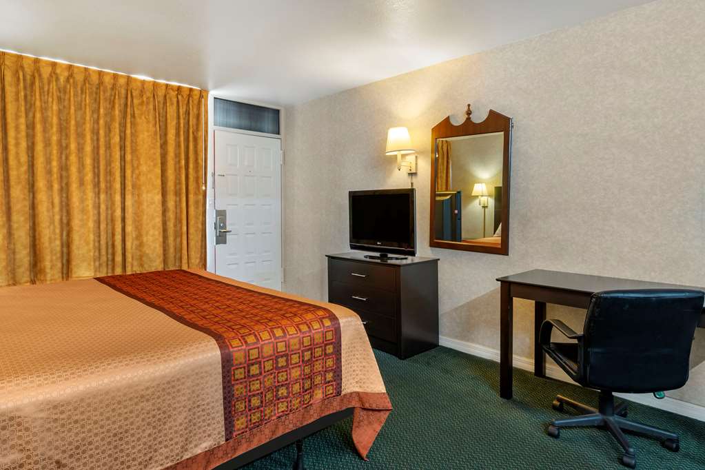Rodeway Inn Clearwater Largo - photo 20