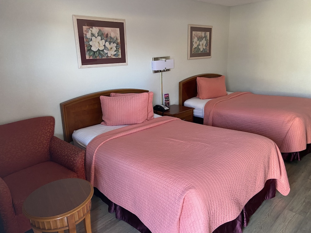 Colonial Inn - photo 25