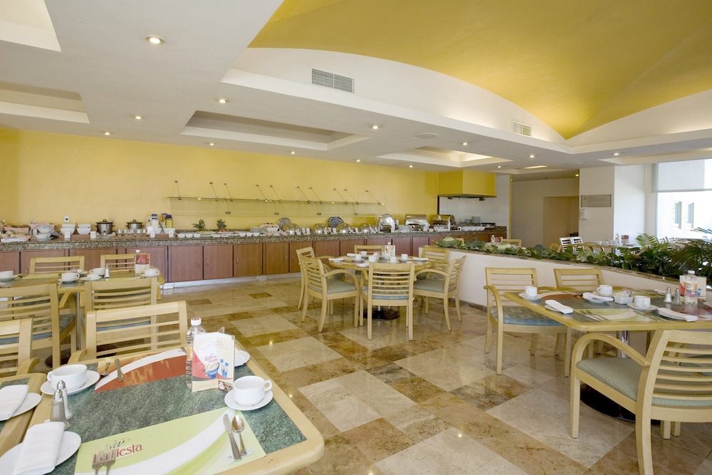 Fiesta Inn Express San Luis Potosí Oriente
