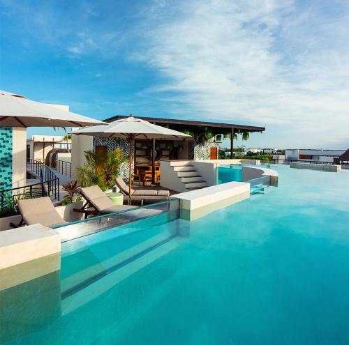 Downtown Penthouse with Private Pool Rooftop Pool and Gym short distance from Beaches Restaurants & Nightlife — 4-Star Luxury Hotel in Tulum, Mexico