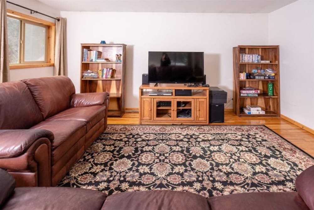 The Smitty Place by Casago McCall Donerightmanagement - photo 14