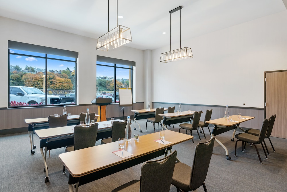 Hotel Indigo Everett Waterfront Place by IHG - photo 61
