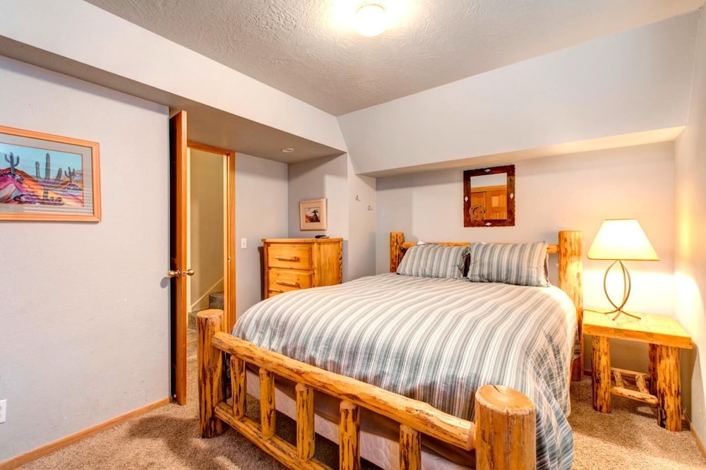KBM Resorts Private Home Fantastic views Hot Tub AC Easy Walk to Resort and Main St. PLA 1155 - photo 6