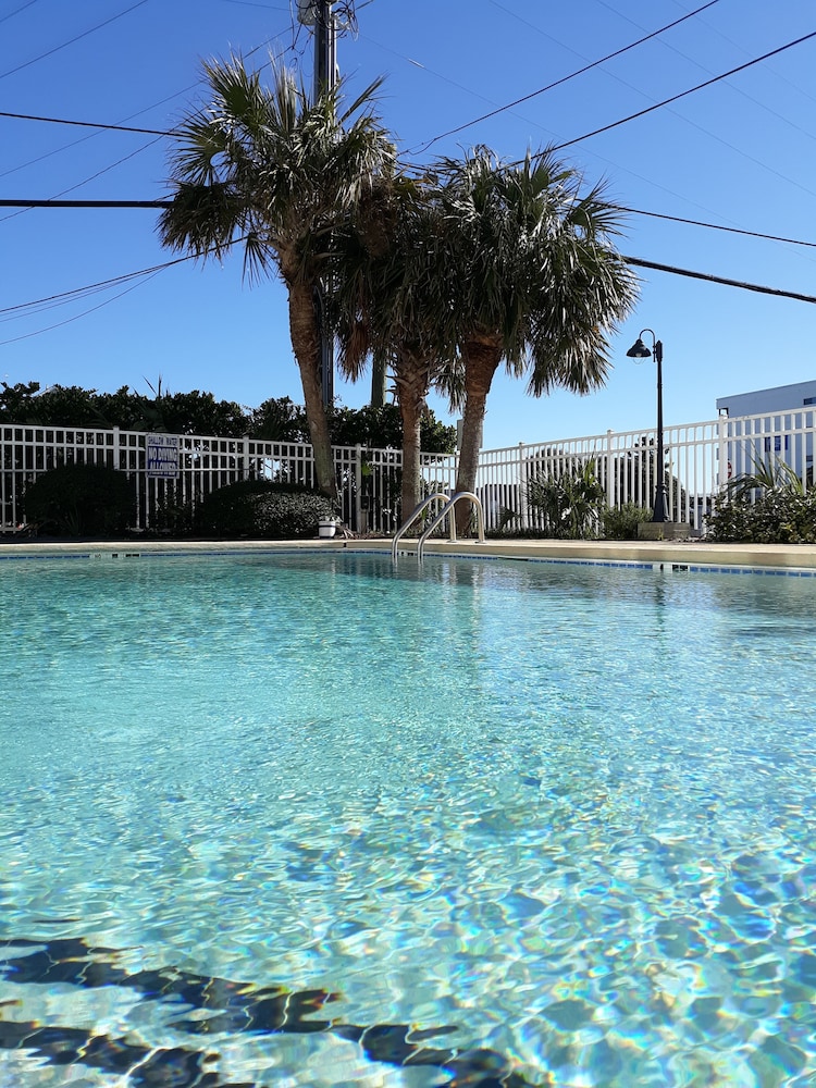 Sandpeddler Inn & Suites - photo 274