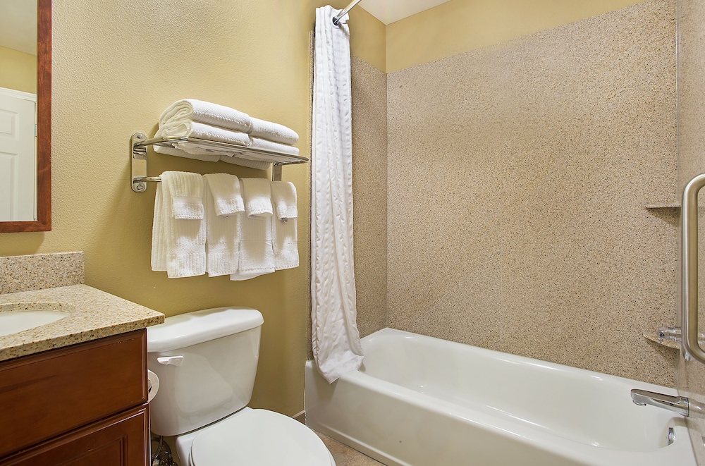Candlewood Suites Tuscaloosa by IHG - photo 43
