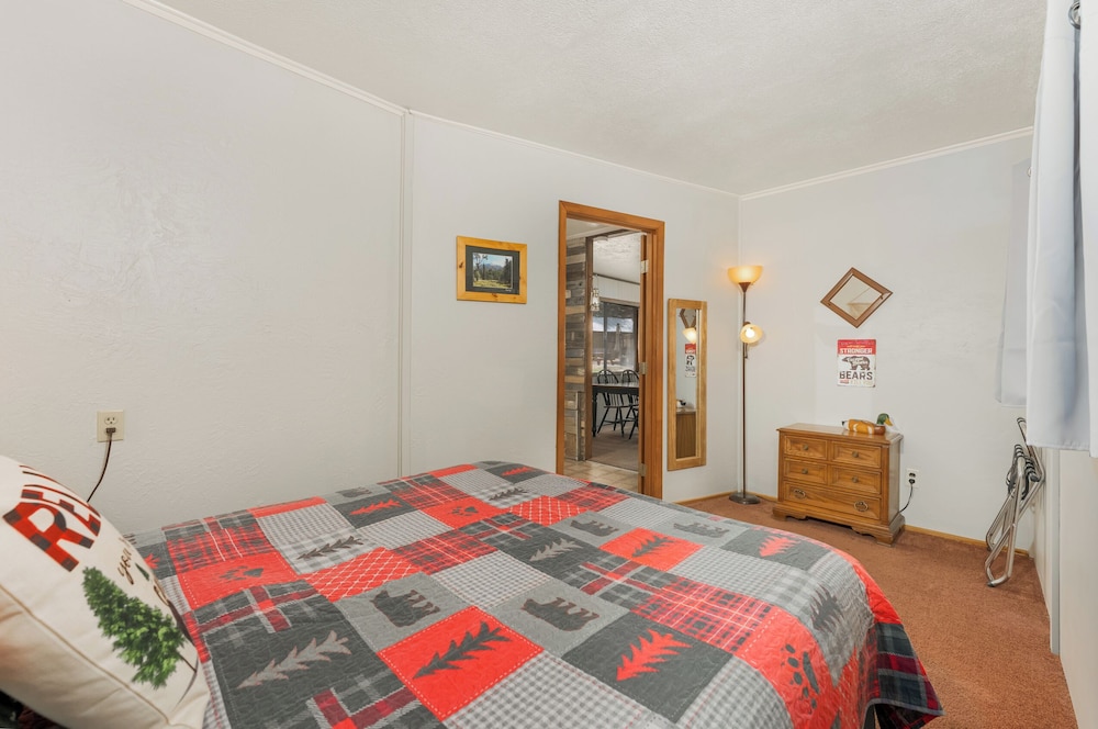 Bear Paw Lodge & Vacation Homes - photo 4