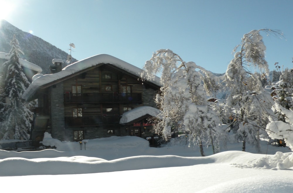 Bellevue - carbon neutral hotel in Ayas