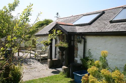 Cosy Barn On Rural Smallholding With Alpacas Goats Pigs — Stithians