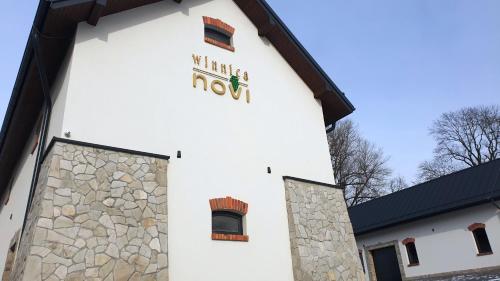 Winnica Novi Apartamenty 17194685 — Modlnica