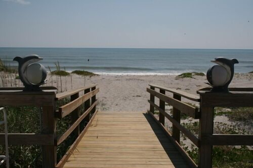 Surf Studio Beach Resort - photo 57