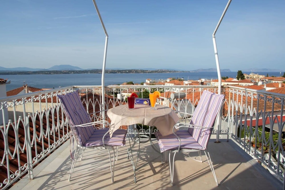 Ostrella; Vacations With Seaview Hotel in Spetses, Greece