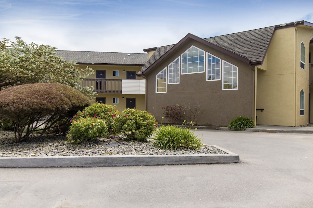 Anchor Beach Inn - photo 31