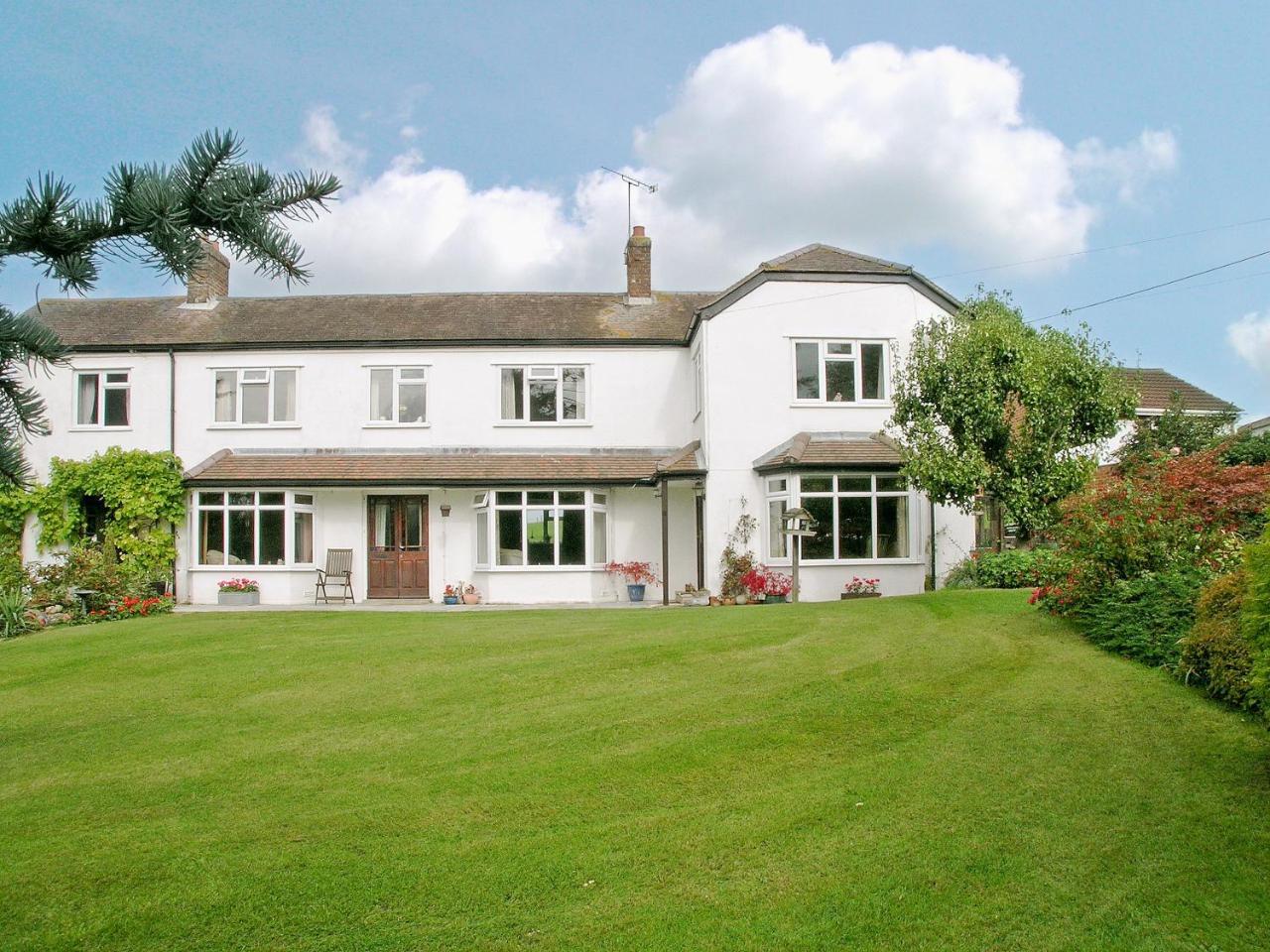 Abbotts Ball Farm - last minute hotel in Potterne