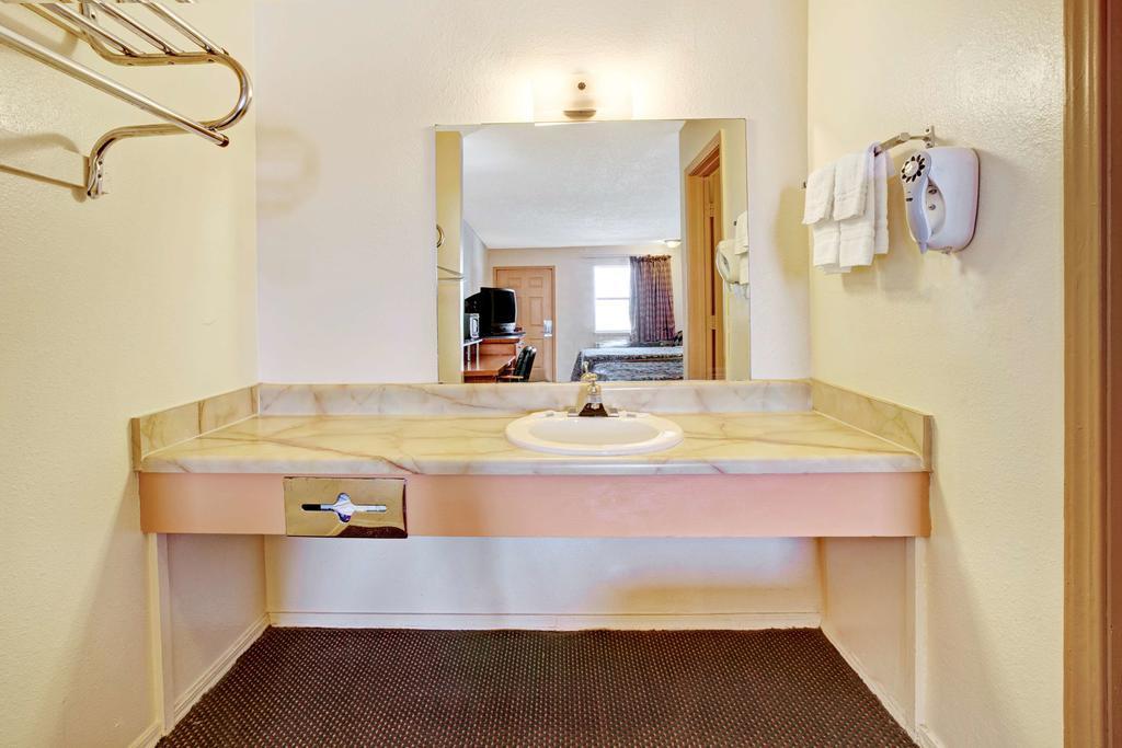Knights Inn Anadarko - photo 9