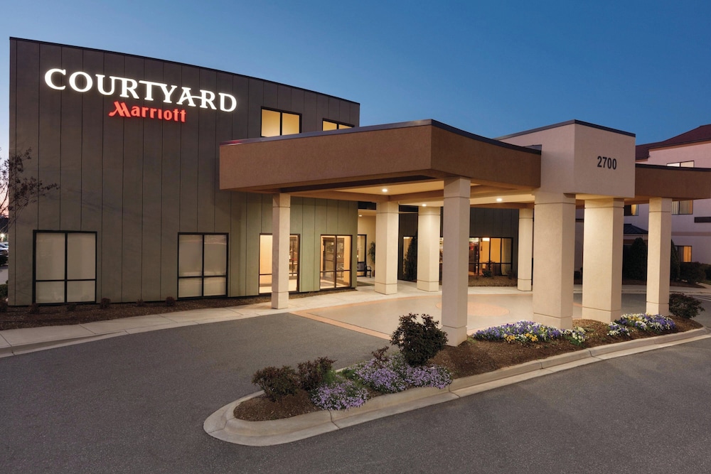 Courtyard by Marriott Charlotte Airport North - photo 30