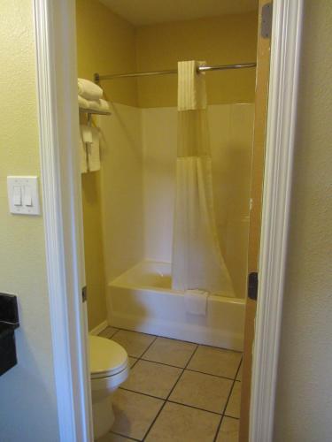 El Paso Inn - photo 14