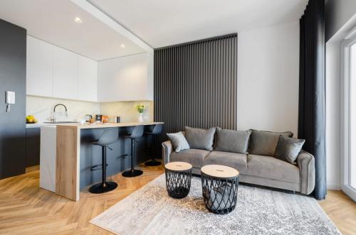 SKY Home Sunset Penthouse Neopolis Centrum Klimatyzacja Parking Dostęp na Kod — 4-Star Luxury Hotel in Lodz, Poland