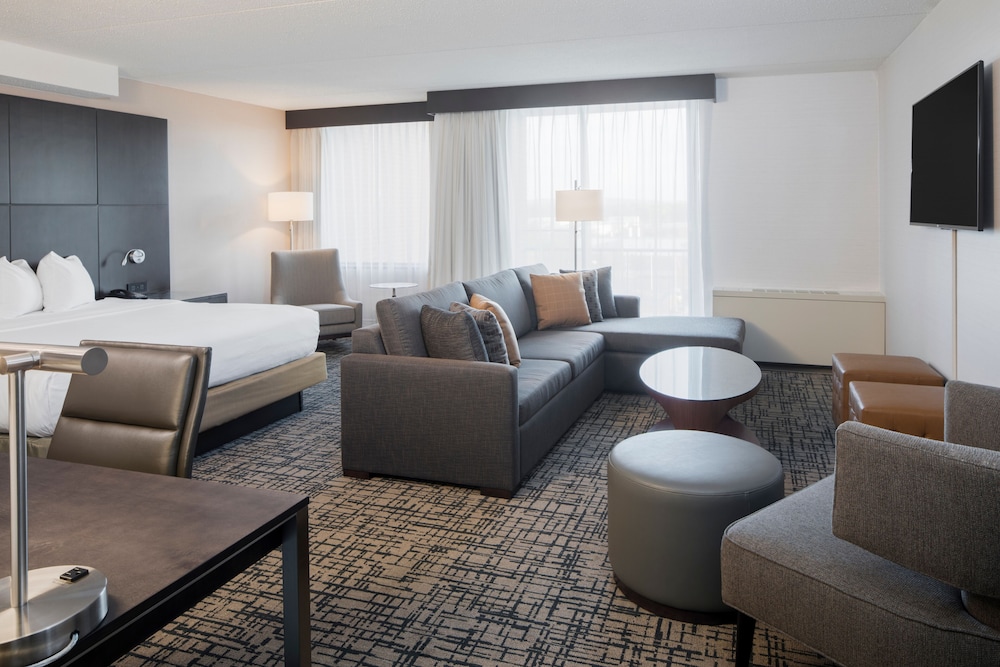 DoubleTree by Hilton Hotel Syracuse - photo 17
