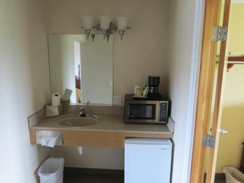 Western Royal Inn - photo 19