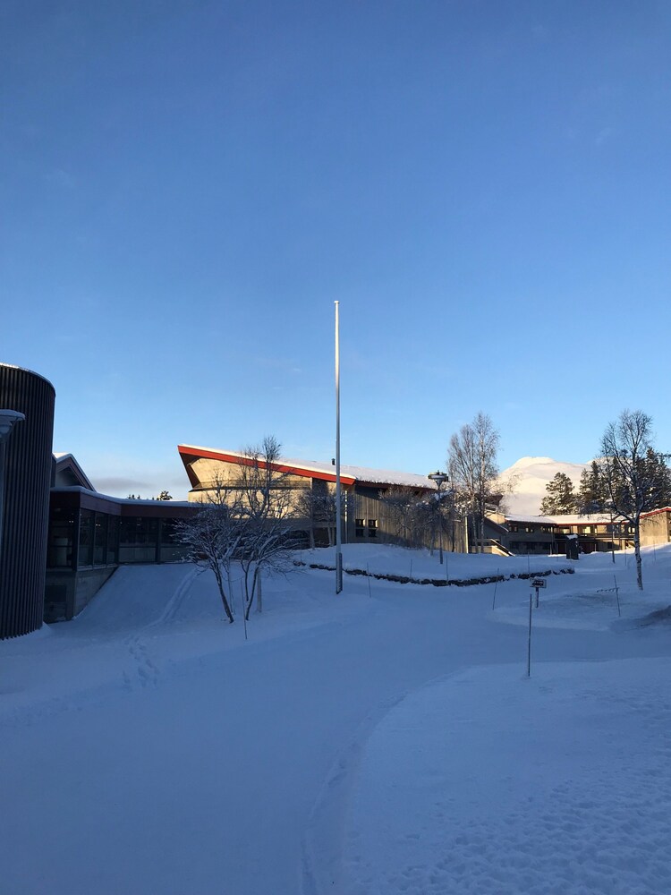 Raulandsakademiet og Vandrerhjem — hotel in Bo