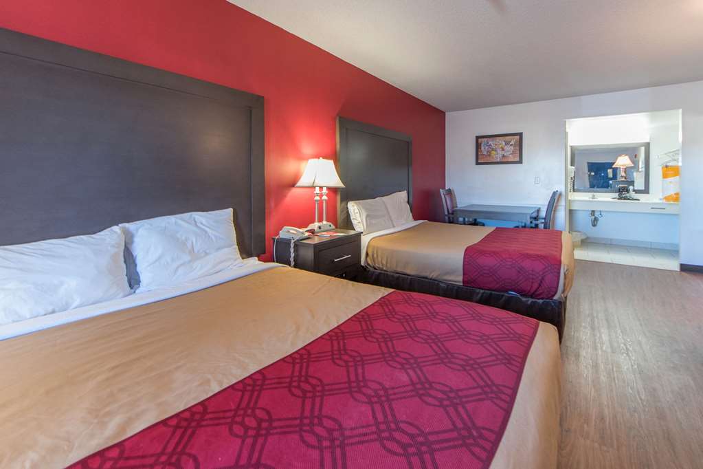Econo Lodge Ruther Glen - photo 20